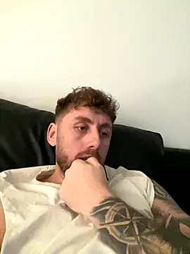 Snapshot of Cata9407 chatting on 12-03-25, 11:41 Cata9407 online show from 12-03-25, 11:41