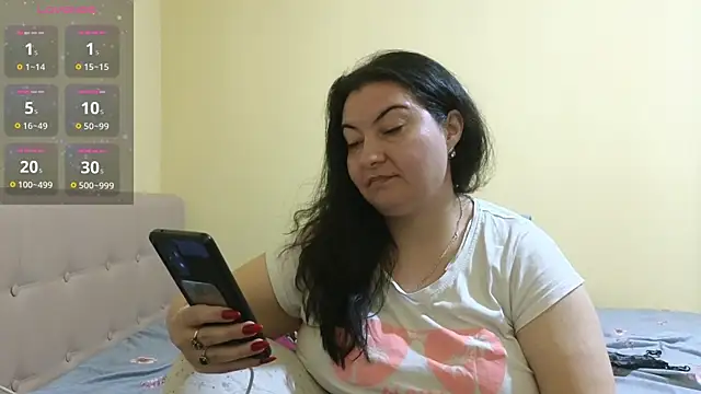 Snapshot of BBW_MILF_4U chatting on 03-01-25, 05:38 BBW MILF 4U online show from 03-01-25, 05:38