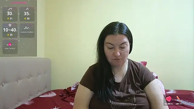 Snapshot of BBW_MILF_4U chatting on 03-16-25, 11:27 BBW MILF 4U online show from 03-16-25, 11:27