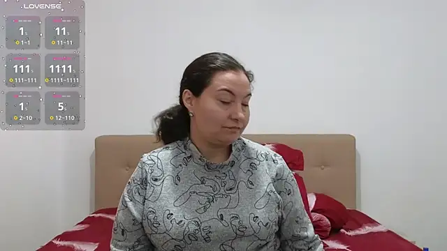 Snapshot of BBW_MILF_4U chatting on 10-13-25, 07:08 BBW MILF 4U online show from 10-13-25, 07:08