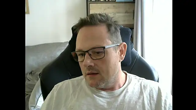 Snapshot of ZebedeePirate chatting on 09-28-25, 08:52 ZebedeePirate online show from 09-28-25, 08:52