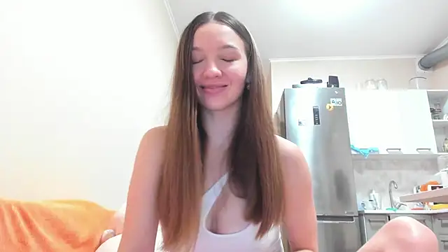 Snapshot of Naughty_Molly chatting on 11-07-25, 04:18 Naughty Molly online show from 11-07-25, 04:18