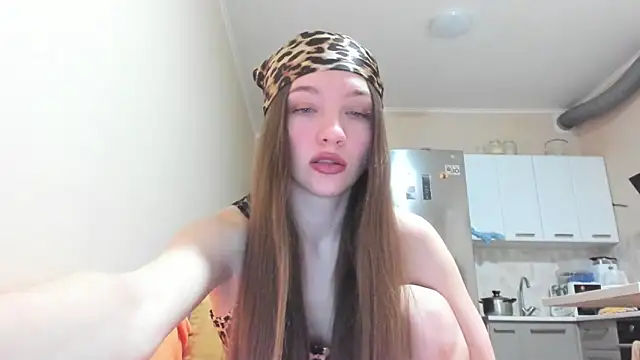 Snapshot of Naughty_Molly chatting on 03-27-26, 04:29 Naughty Molly online show from 03-27-26, 04:29
