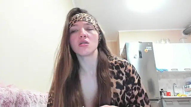Snapshot of Naughty_Molly chatting on 03-31-26, 04:51 Naughty Molly online show from 03-31-26, 04:51