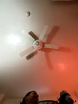 Snapshot of thefire420 chatting on 11-24-25, 04:07 thefire420 online show from 11-24-25, 04:07