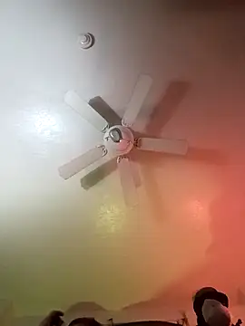 Snapshot of thefire420 chatting on 11-25-25, 10:04 thefire420 online show from 11-25-25, 10:04