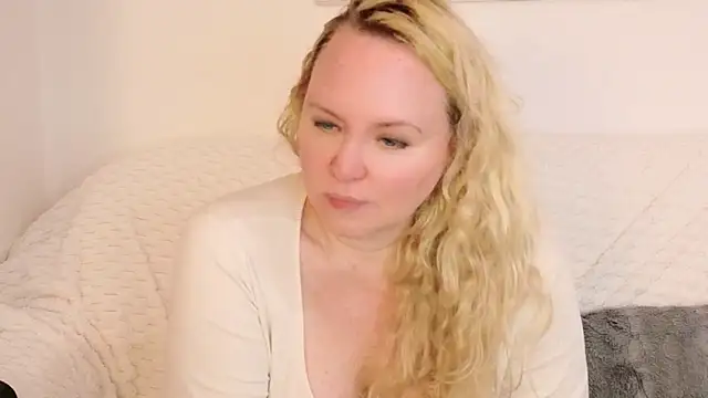 Sarah4you online show from 11-26-25, 09:38