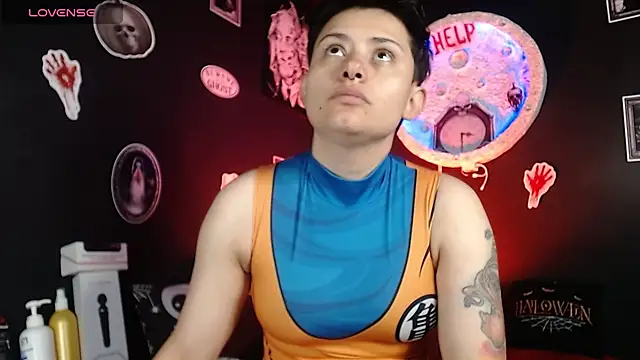 girl intense444 online show from 10-23-25, 12:48