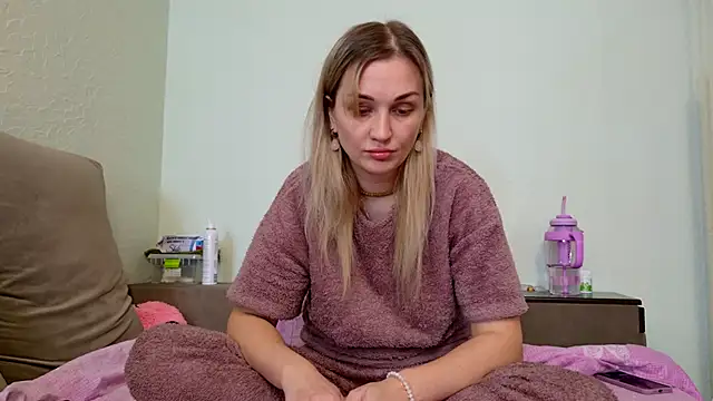 Snapshot of ModelEva chatting on 02-15-26, 11:08 ModelEva online show from 02-15-26, 11:08