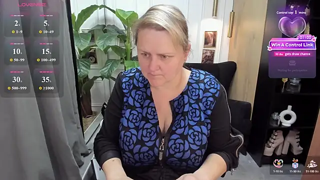 ScarlettSoft online show from 06-19-26, 05:45