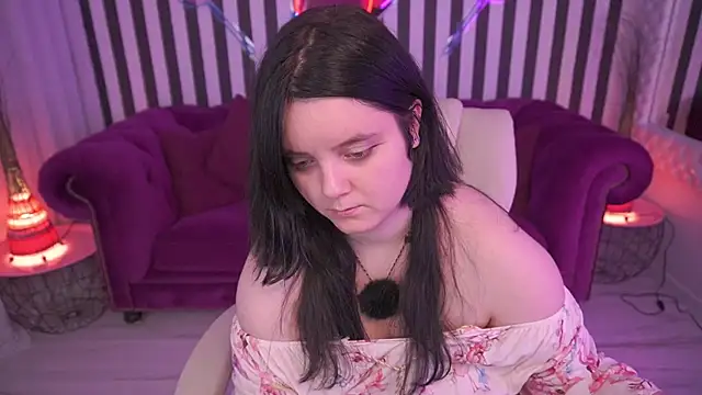 Snapshot of LittleShyy chatting on 07-18-26, 01:26 LittleShyy online show from 07-18-26, 01:26