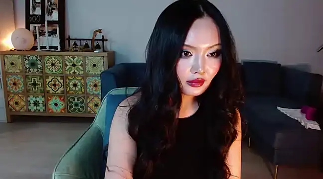 Snapshot of LinaKimthai chatting on 02-13-25, 03:14 LinaKimthai online show from 02-13-25, 03:14