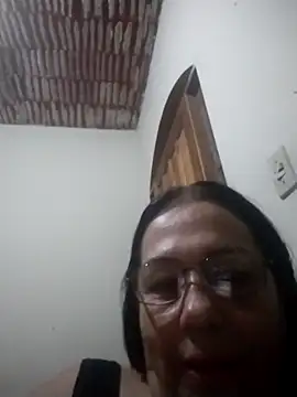 Snapshot of catdool chatting on 12-17-25, 12:38 catdool online show from 12-17-25, 12:38