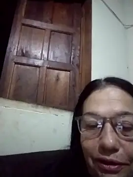 Snapshot of catdool chatting on 01-09-26, 12:13 catdool online show from 01-09-26, 12:13