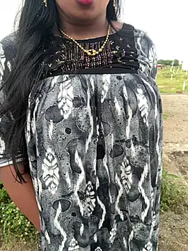 Dhiyapink online show from 12-17-24, 11:28