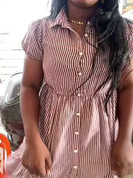 Snapshot of Dhiyapink chatting on 02-15-25, 10:33 Dhiyapink online show from 02-15-25, 10:33