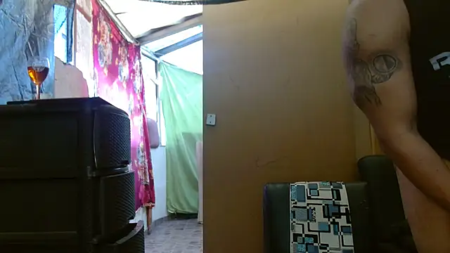 Snapshot of hardrock982 chatting on 01-31-25, 01:23 hardrock982 online show from 01-31-25, 01:23