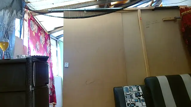 Snapshot of hardrock982 chatting on 02-05-25, 01:22 hardrock982 online show from 02-05-25, 01:22