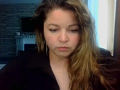 Snapshot of cute__cherry chatting on 05-30-26, 03:09 cute cherry online show from 05-30-26, 03:09