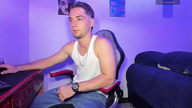 Alex smith00 online show from 10-04-25, 10:52