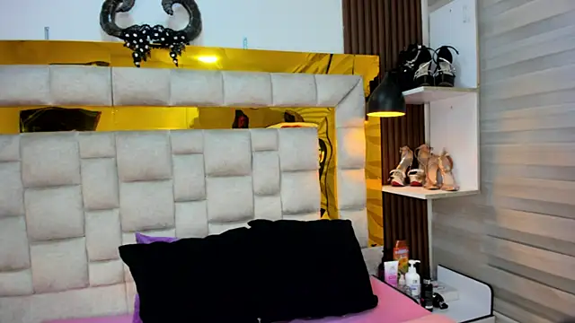 bigass monic online show from 03-19-25, 03:30