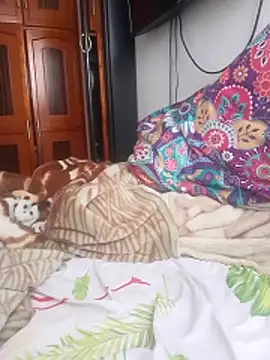 marindanielf online show from 11-10-25, 01:21