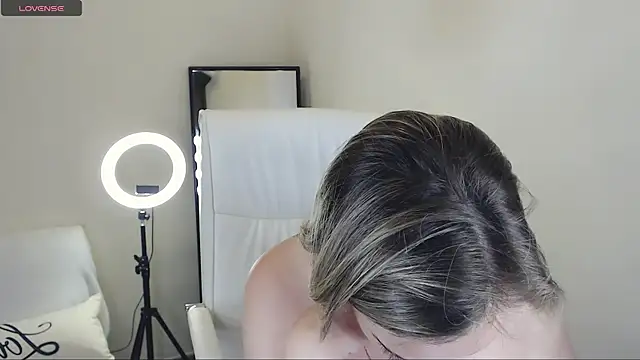 Tilly Eliot online show from 02-10-25, 09:25