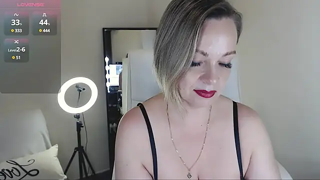 Tilly Eliot online show from 02-17-25, 09:19