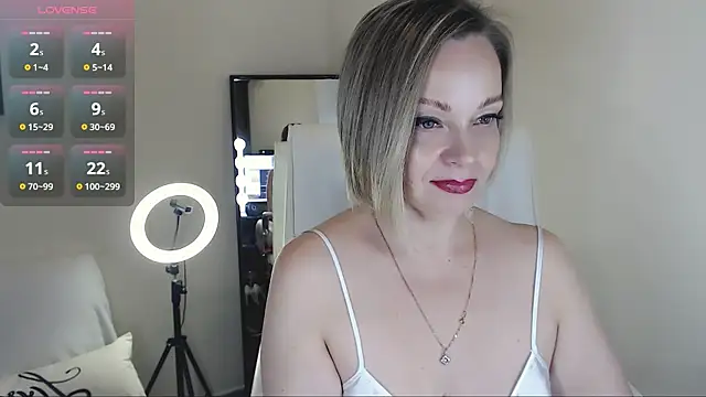 Tilly Eliot online show from 02-20-25, 04:46