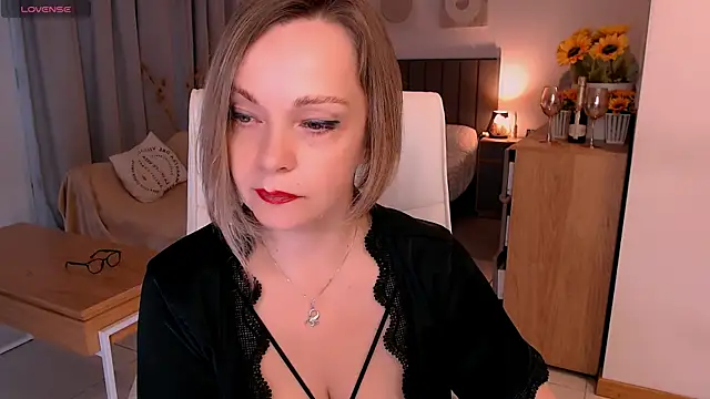 Tilly Eliot online show from 07-22-26, 08:22