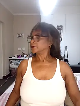 Hotgrannyx online show from 10-28-25, 04:38