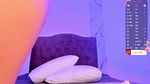 alysson 18 online show from 10-27-25, 02:43