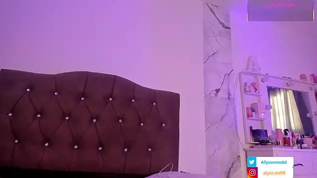 alysson 18 online show from 04-13-26, 02:11