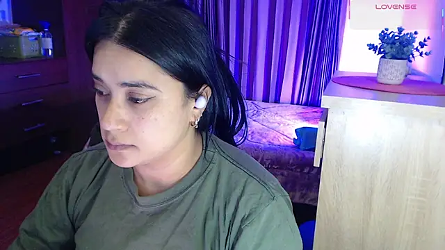Snapshot of princesskelly chatting on 10-21-25, 03:51 princesskelly online show from 10-21-25, 03:51
