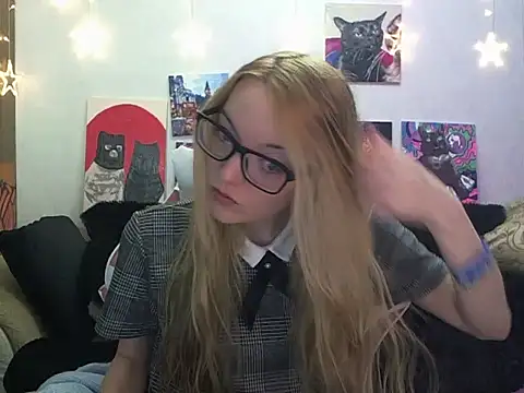 Snapshot of SecretSophia chatting on 11-12-25, 05:35 SecretSophia online show from 11-12-25, 05:35