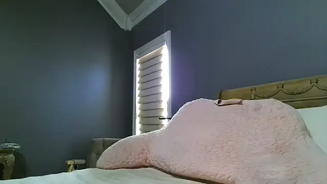 Lisaisluscious online show from 03-29-26, 02:17