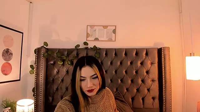 Snapshot of Kim_Blane chatting on 12-12-24, 06:36 Kim Blane online show from 12-12-24, 06:36