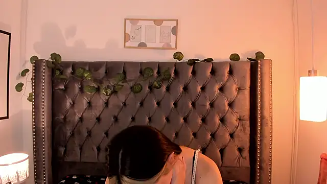 Snapshot of Kim_Blane chatting on 01-21-25, 10:52 Kim Blane online show from 01-21-25, 10:52