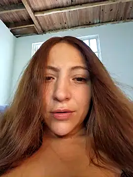 Snapshot of VickyHoult chatting on 12-14-24, 07:14 VickyHoult online show from 12-14-24, 07:14