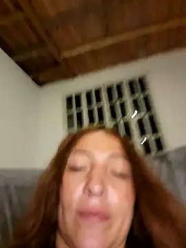 Snapshot of VickyHoult chatting on 12-28-24, 02:01 VickyHoult online show from 12-28-24, 02:01