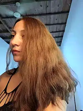 Snapshot of VickyHoult chatting on 12-29-24, 09:41 VickyHoult online show from 12-29-24, 09:41