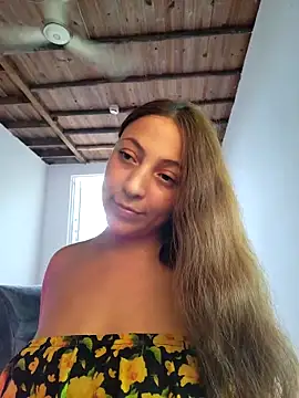 Snapshot of VickyHoult chatting on 01-06-25, 08:18 VickyHoult online show from 01-06-25, 08:18