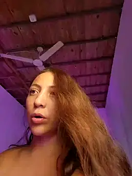 Snapshot of VickyHoult chatting on 01-06-25, 11:20 VickyHoult online show from 01-06-25, 11:20