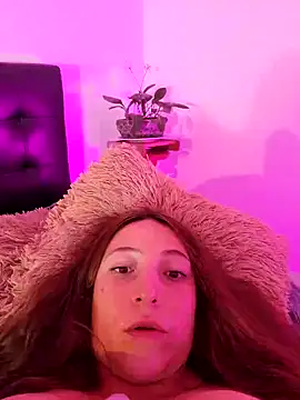 Snapshot of VickyHoult chatting on 01-24-25, 10:19 VickyHoult online show from 01-24-25, 10:19