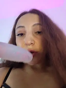 Snapshot of VickyHoult chatting on 03-03-25, 09:05 VickyHoult online show from 03-03-25, 09:05