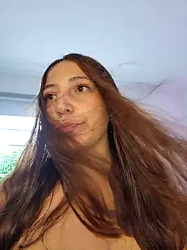 Snapshot of VickyHoult chatting on 03-20-25, 07:46 VickyHoult online show from 03-20-25, 07:46