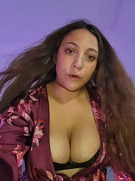 Snapshot of VickyHoult chatting on 10-11-25, 08:40 VickyHoult online show from 10-11-25, 08:40