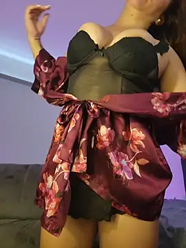 Snapshot of VickyHoult chatting on 10-23-25, 07:45 VickyHoult online show from 10-23-25, 07:45