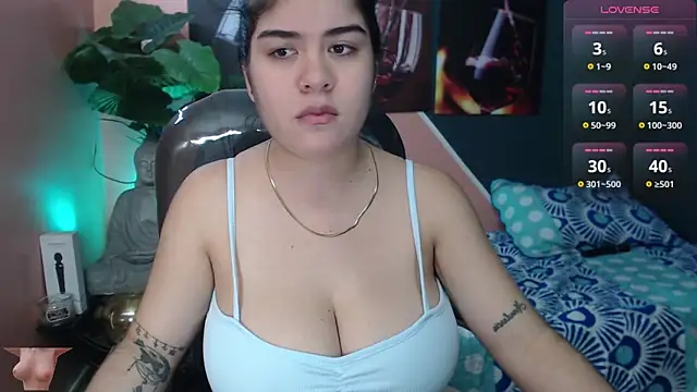 Snapshot of pearl_weet chatting on 02-09-25, 05:33 pearl weet online show from 02-09-25, 05:33