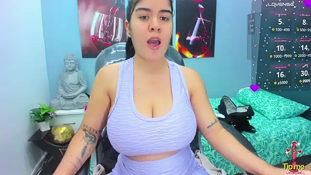 Snapshot of pearl_weet chatting on 02-19-25, 05:38 pearl weet online show from 02-19-25, 05:38